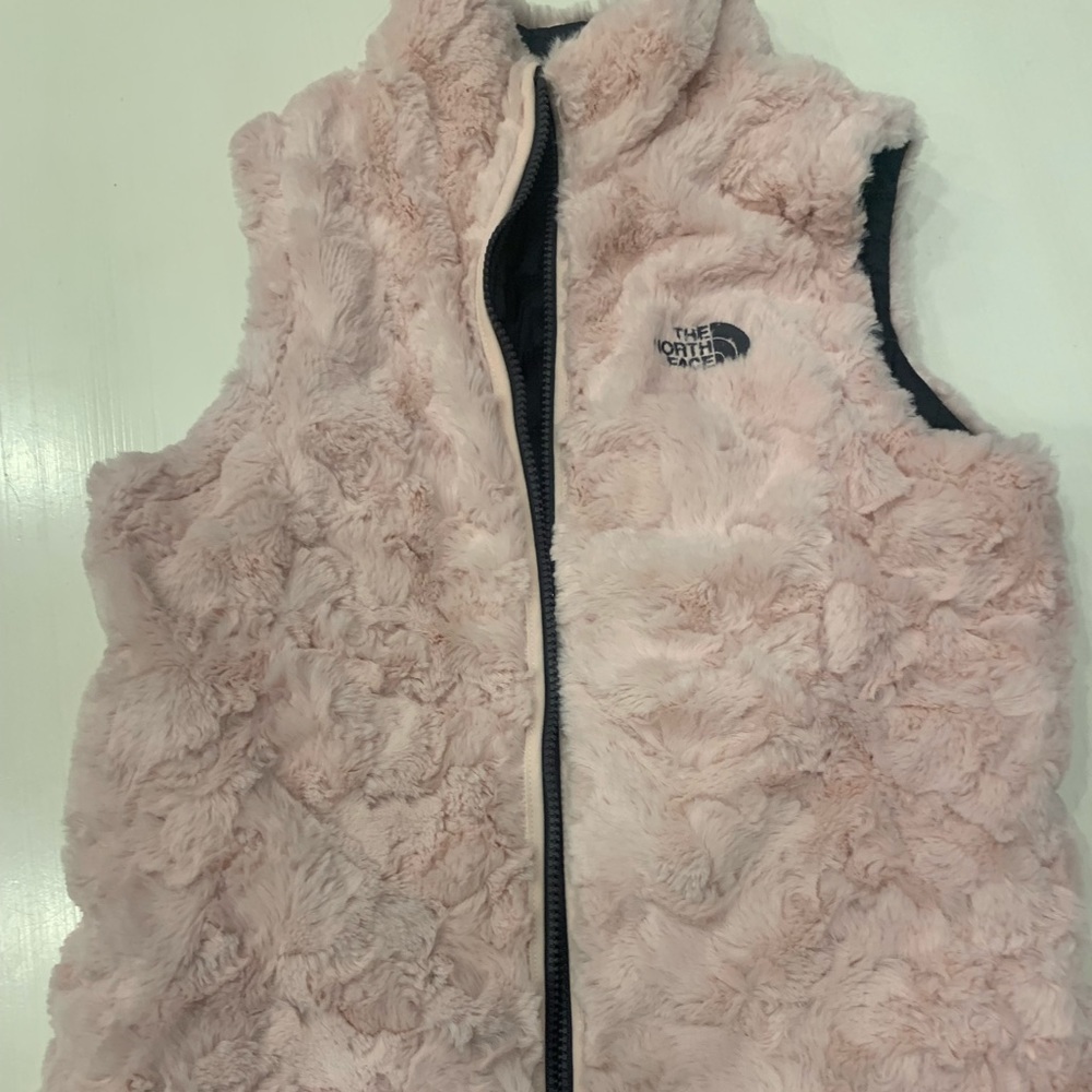 Girls Northface size medium (10-12) Mossbud swirl reversible vest
